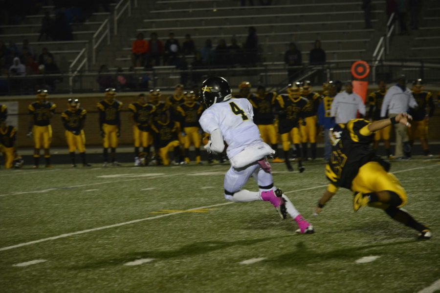RM football clinches playoff berth with win over Gaithersburg