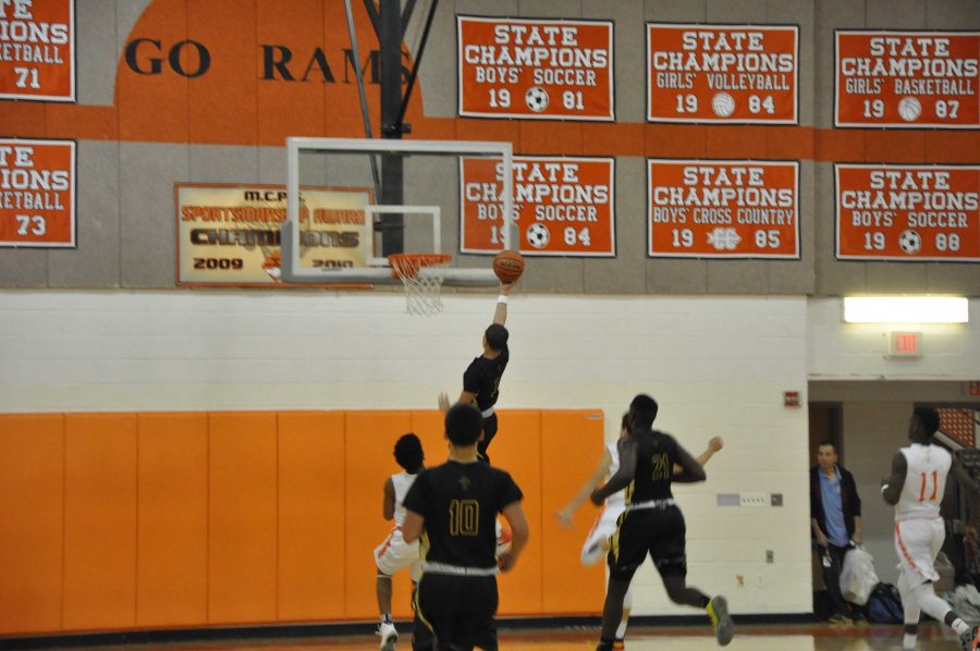 RM boys basketball defeats Rockville for second time in 2015-2016 season
