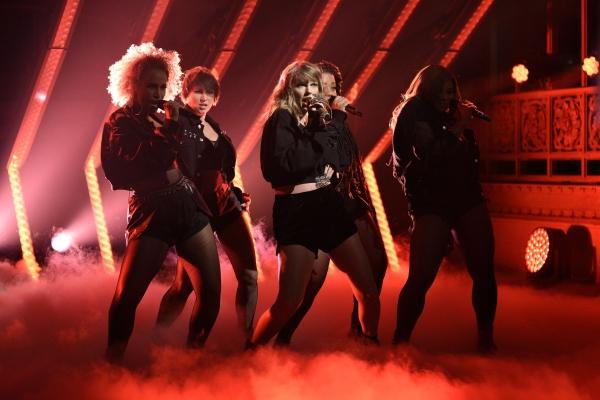 Music review: Does Taylor Swift recover her reputation?