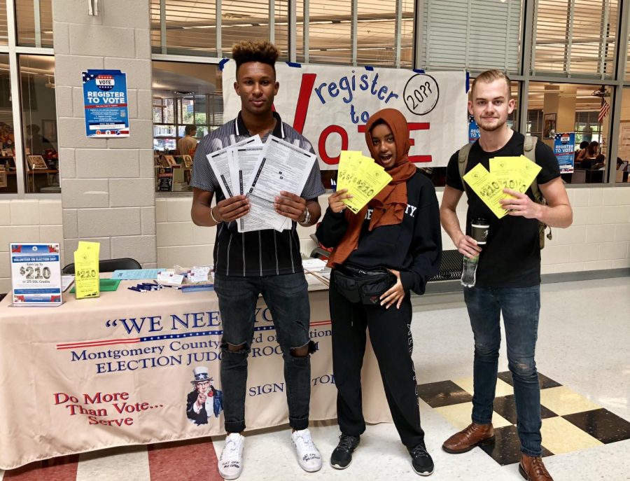 Students volunteer to help register voters