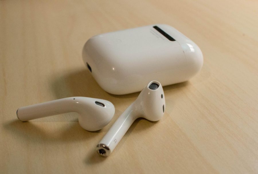 Apple+AirPods+have+not+only+captured+the+attention+of+consumers+but+also+inspired+a+slew+of+memes.+Yet%2C+the+question+still+remains%3A+are+airpods+worth+it%3F