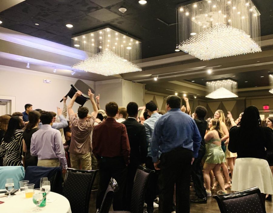 Photo of the Day: Students celebrate at Senior Banquet