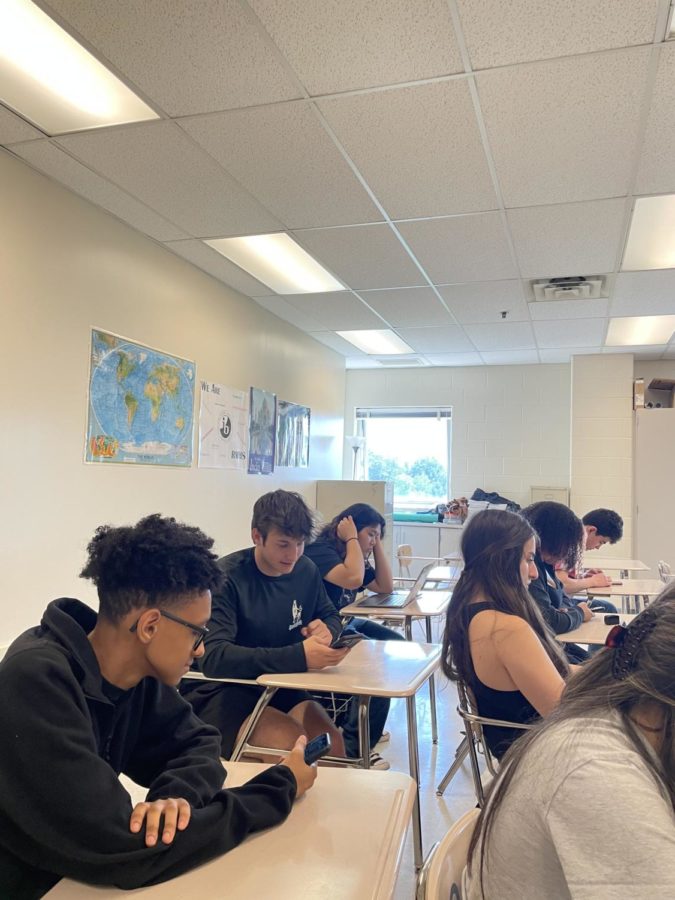 Students enjoy the short schedule by taking advantage of the time to relax or catch up on work. Its nice that we have this time to chill out, especially after all the AP tests said Junior Maya Zakikhani. 
