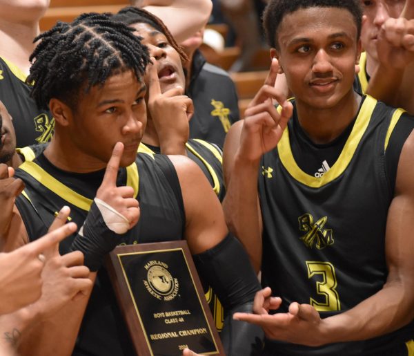 Photo Essay: Boys basketball wins Regional Championship