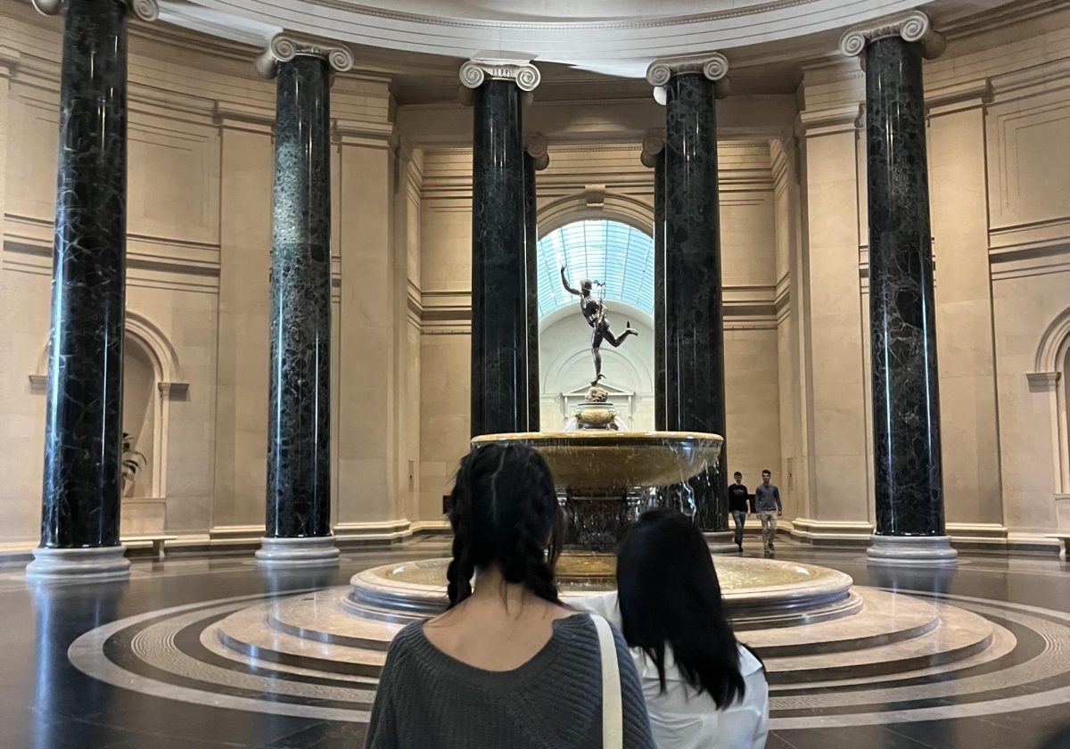 Seniors Allison Wong and Holly Zhang observe the entrance of the National Gallery of Art in D.C.