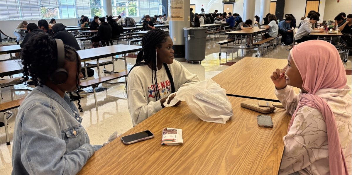 Photo of the Day: Friends gather during lunch